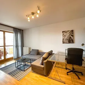 https://super-apart-polkowska-11-17.warsawhotelspoland.com